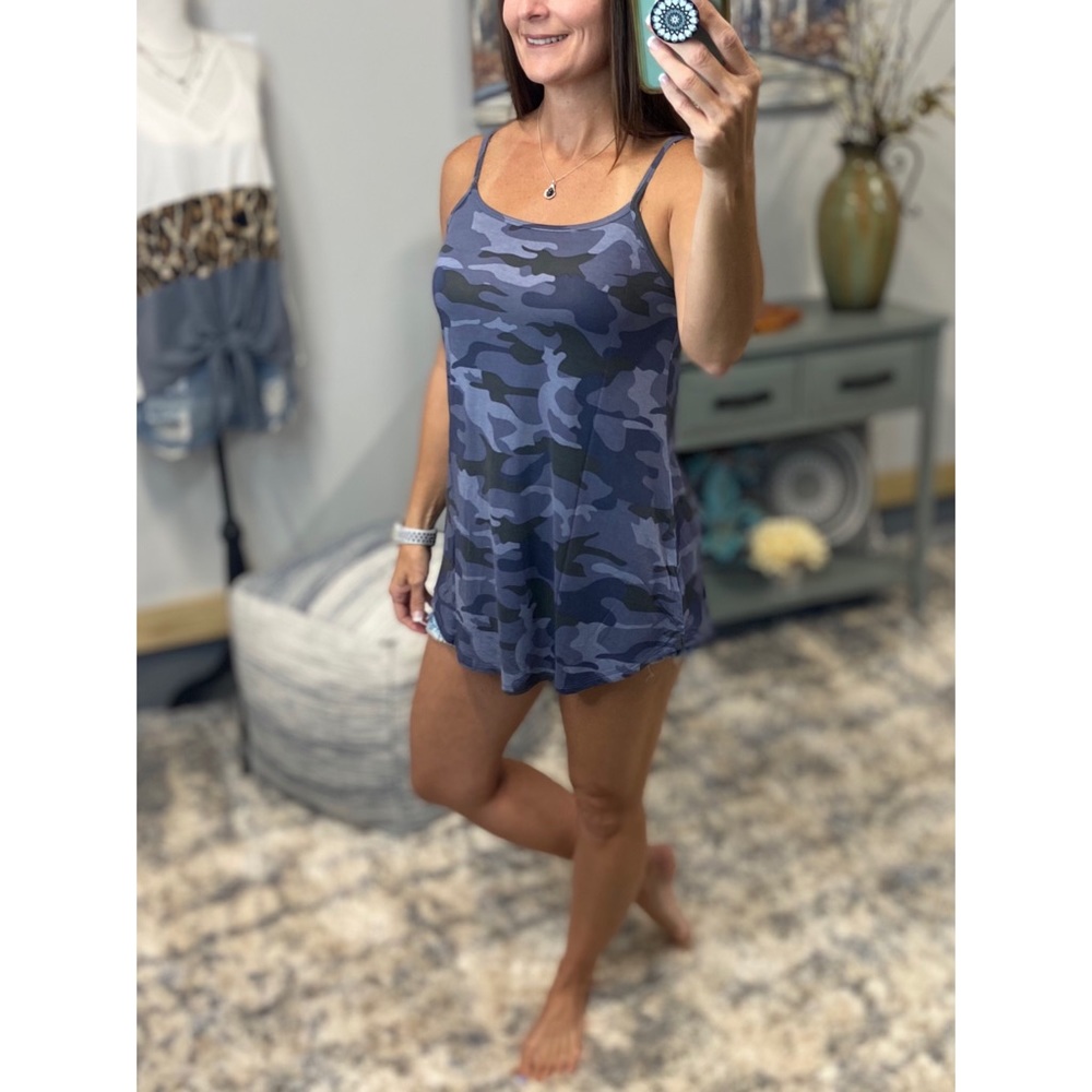 ❤️‍🔥Reversible Camouflage Scoop V-Neck Tank Blue 1422 - Picture 4 of 14
